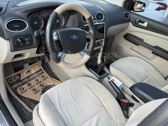 2008 MODEL FORD FOCUS