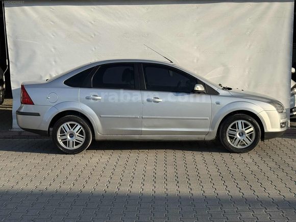 2008 MODEL FORD FOCUS