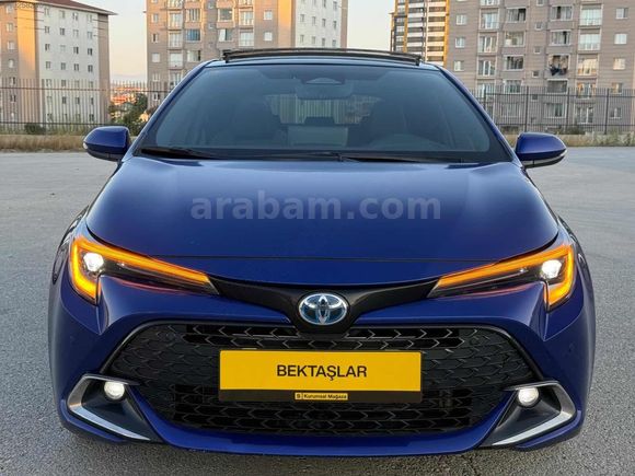 2023 MODEL 61.000KM'DE ÖZEL RENK FULL PAKET HYBRİD COROLLA