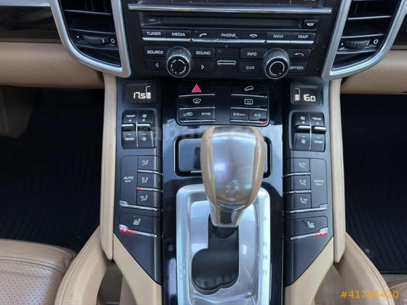 ENS/ PORSCHE CAYENNE PLATINIUM EDİTİON BAYİ 3.0 AİRMATİC PUSULA