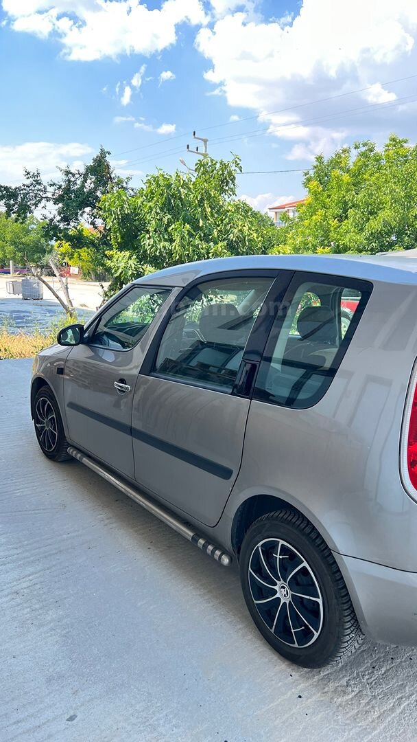 Sahibinden Skoda Roomster 1.4 TDI 2009 Model Burdur 158.450 km Bej 2