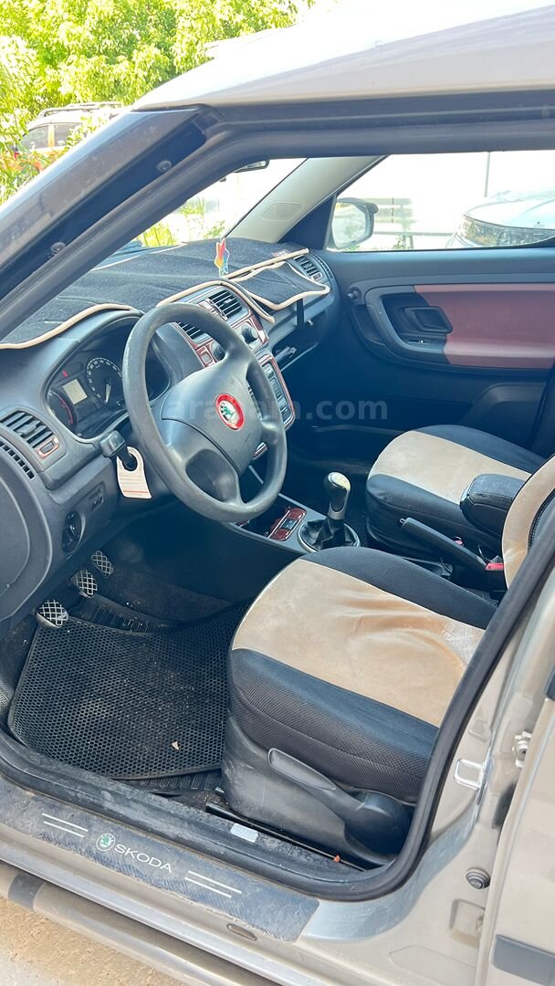 Sahibinden Skoda Roomster 1.4 TDI 2009 Model Burdur 158.450 km Bej 7