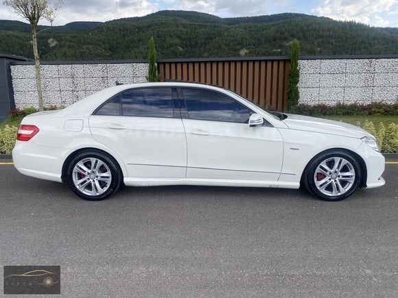 ÜSTÜN'DEN 2011 MERCEDES BENZ W212 PREMİUM 7 G-TRONİC