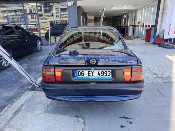 Galeriden Opel Vectra 2.0 CD 1995 Model Ankara