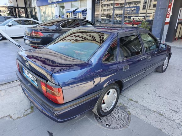 Galeriden Opel Vectra 2.0 CD 1995 Model Ankara