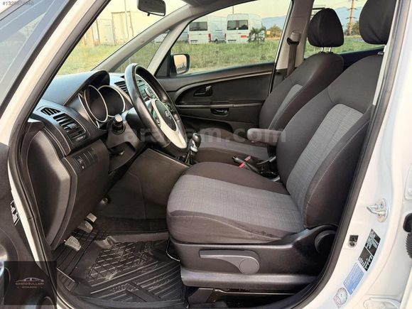 SAMİOĞULLARINDAN 2011 MODEL KİA VENGA 1.4 CRDİ 90 HP 6 İLERİ ORJ