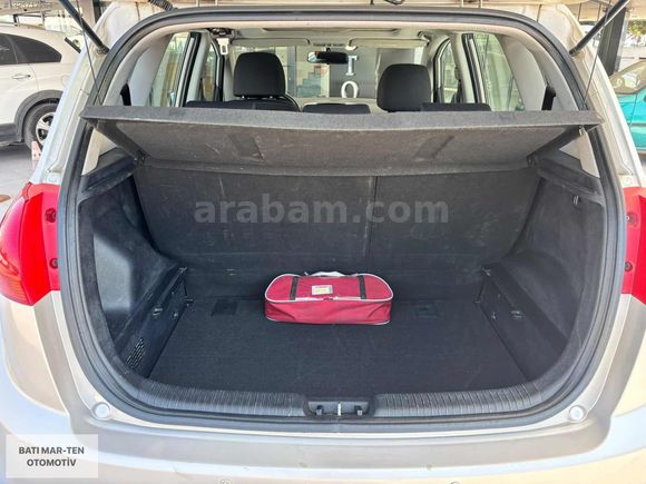 2011 MODEL 1.6 DİZEL,SANRUF VE CAMTAVANLI 128 ps
