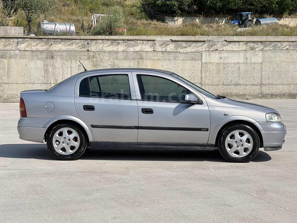 // ÜNLÜ // 2001 MODEL OPEL ASTRA 1.6 ELEGANCE