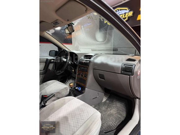 DÖNMEZLER AUTO " DAN İLK SAHİBİNDEN DÜŞÜK KM ASTRA