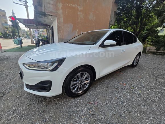 Sahibinden Ford Focus 1.5 EcoBlue Titanium Stil 2024 Model  15.500 km Beyaz