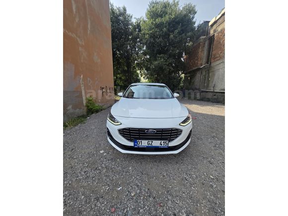 Sahibinden Ford Focus 1.5 EcoBlue Titanium Stil 2024 Model  15.500 km Beyaz