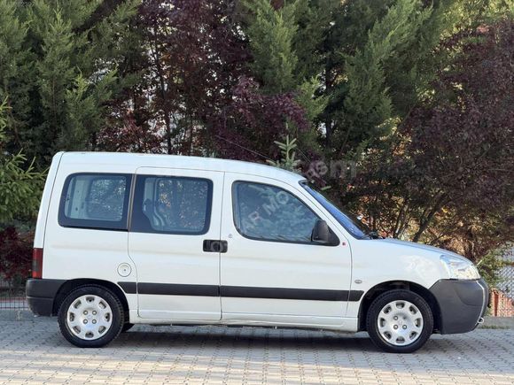 PEUGEOT PARTNER 1.9 KLİMALI ÇİFT SÜRGÜ TEK BAGAJ