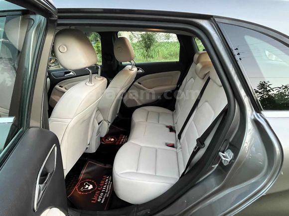 Sahibinden Mercedes - Benz B 180 BlueEFFICIENCY Elite 2012 Model Sakarya
