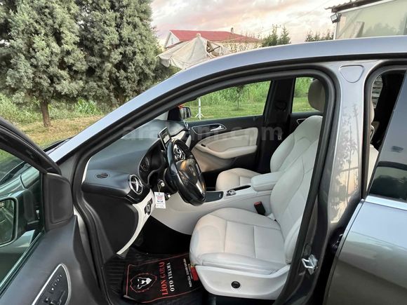 Sahibinden Mercedes - Benz B 180 BlueEFFICIENCY Elite 2012 Model Sakarya
