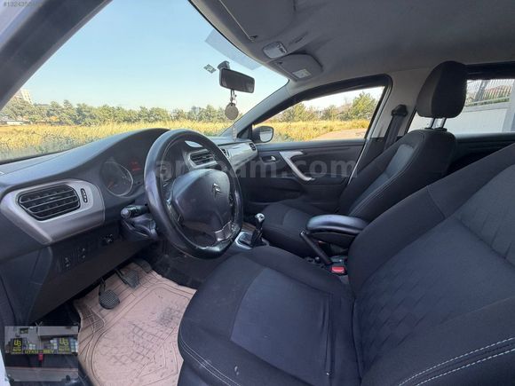UTKUBEY AUTO'DAN DEĞİŞENSİZ TRAMERSİZ 200 BİN KM