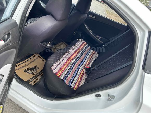 Sahibinden Hyundai Accent Blue 1.6 CRDI Mode Plus 2017 Model 