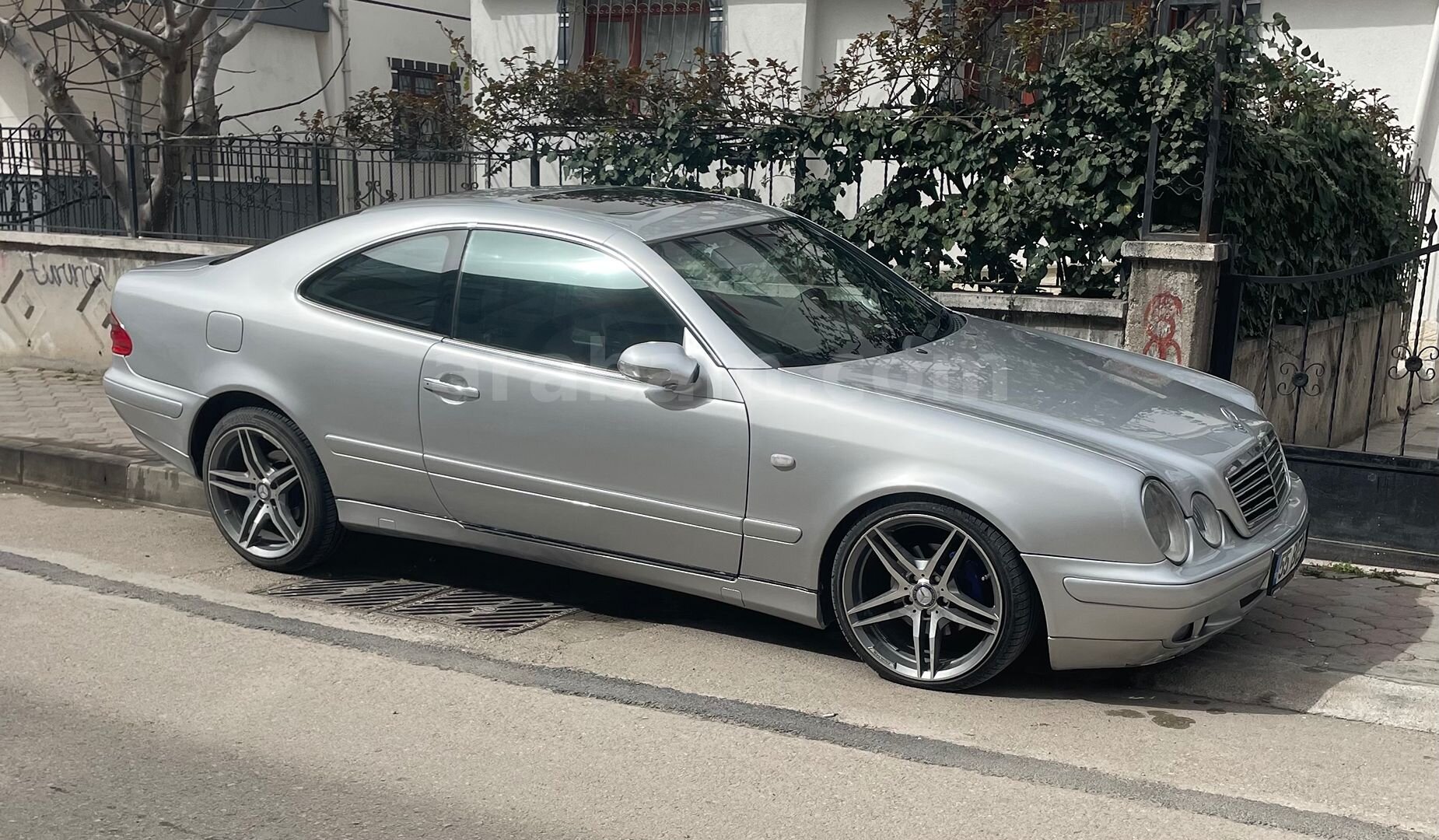 Sahibinden Mercedes - Benz CLK 200 Kompressor Avantgarde 2001 Model Ankara 415.000 km Gri (Gümüş) 3