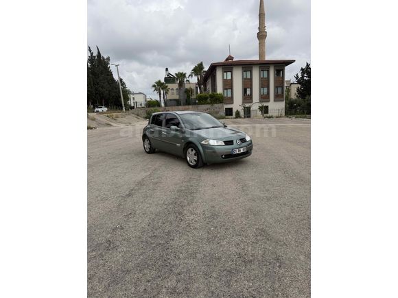 BOYASIZ DEGİŞENSİZ. MEGANE 2  EMSALSİZ TEMİZLİKDE