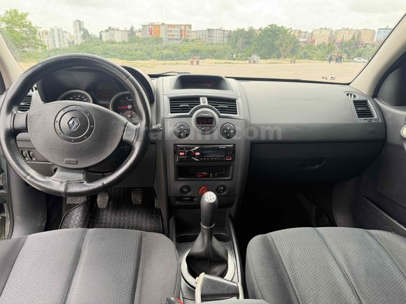 BOYASIZ DEGİŞENSİZ. MEGANE 2  EMSALSİZ TEMİZLİKDE