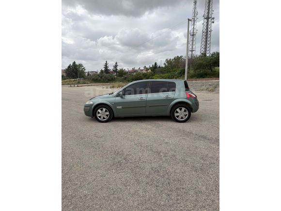 BOYASIZ DEGİŞENSİZ. MEGANE 2  EMSALSİZ TEMİZLİKDE
