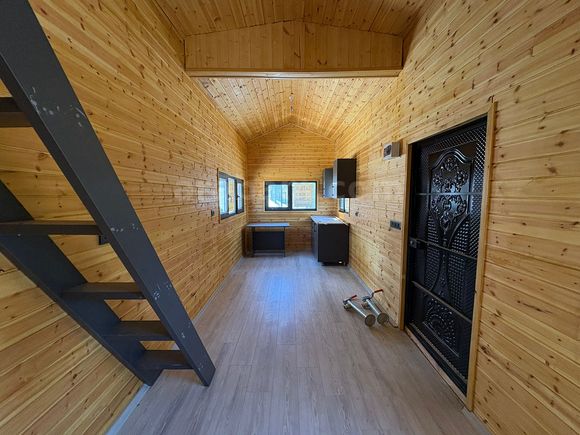 6M UZUNLUĞUNDA 2,55M GENİŞLİĞİNDE 4M YÜKSEKLİĞİNDE LOFT KATLI