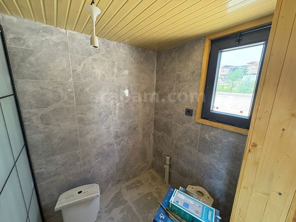 6M UZUNLUĞUNDA 2,55M GENİŞLİĞİNDE 4M YÜKSEKLİĞİNDE LOFT KATLI
