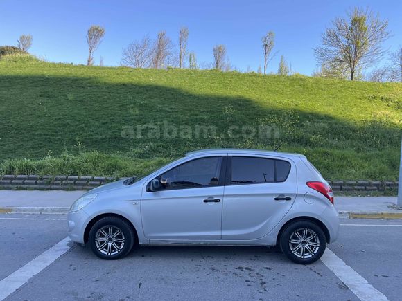 Sahibinden Hyundai i20 1.4 CRDi Team 2012 Model 