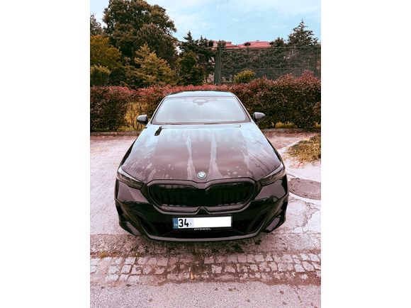 BMW i5 eDrive40 M Sport 20 JN+B&W Soğutma+360 Head Up Bayi Full Extralı