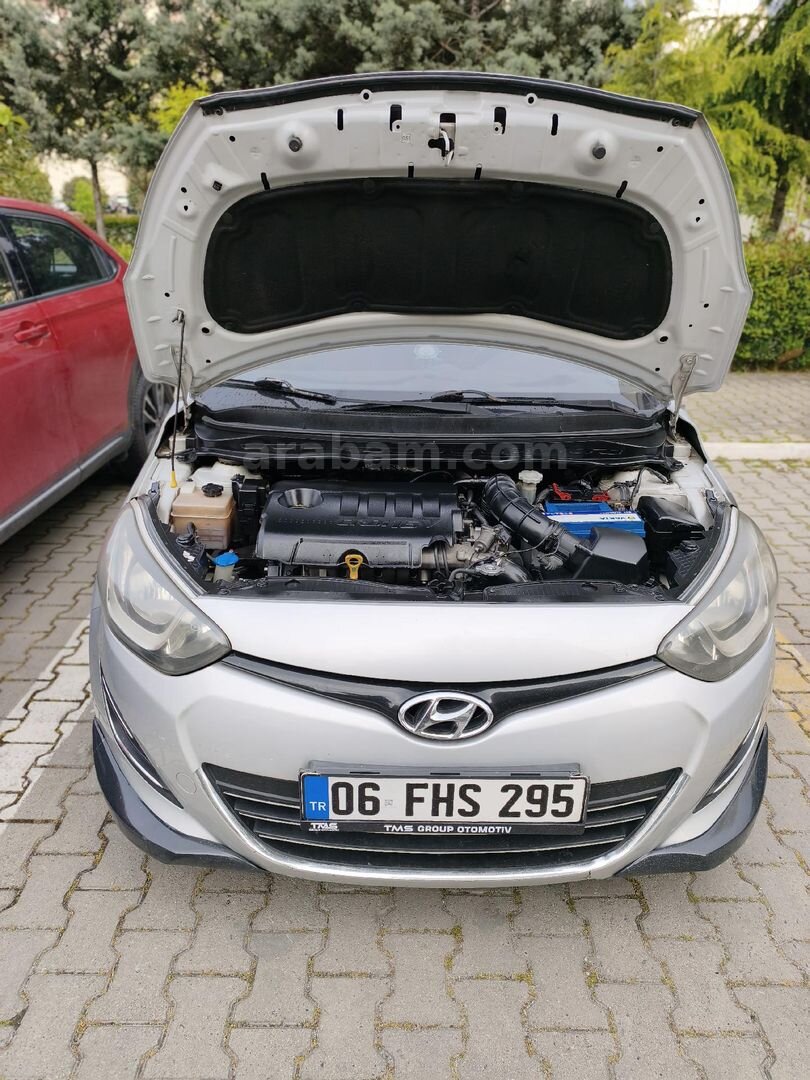 Sahibinden Hyundai i20 1.4 CRDi Jump 2012 Model Ankara 185.500 km Gri (Gümüş) 5
