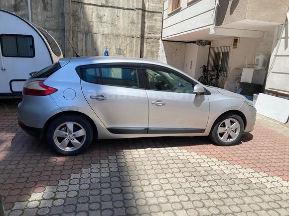 Sahibinden Renault Megane 1.6 Dynamique 2010 Model 