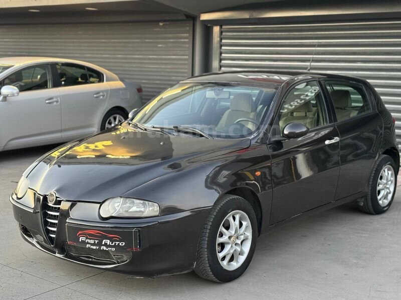 Galeriden Alfa Romeo 147 1.6 TS Distinctive 2003 Model İzmir 255.000 km Siyah