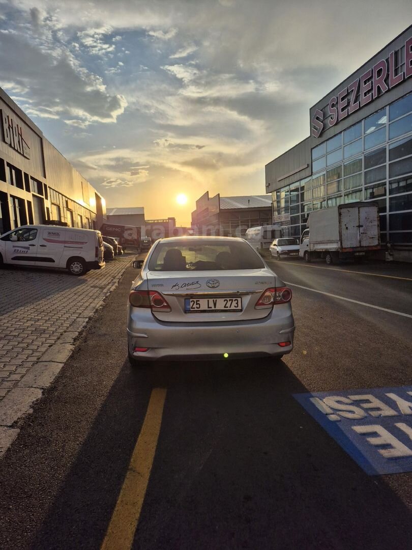 Sahibinden Toyota Corolla 1.4 D-4D Comfort Extra 2011 Model Erzurum 240.000 km Gri (Gümüş) 2