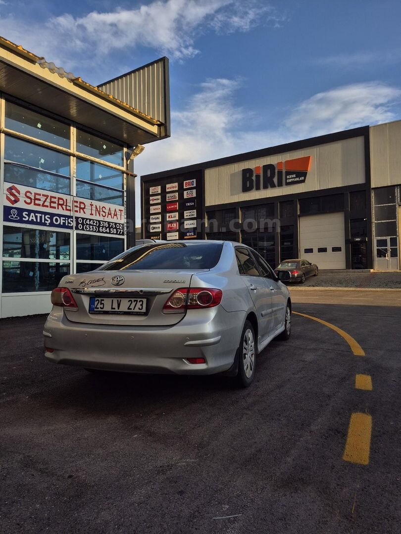 Sahibinden Toyota Corolla 1.4 D-4D Comfort Extra 2011 Model Erzurum 240.000 km Gri (Gümüş) 1