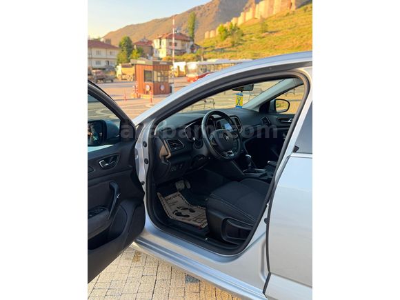 MEMURDAN TEMİZ  MEGANE