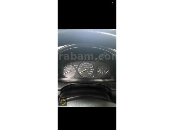183000 km orjinal içi dışı temiz sorunsuz arabal
