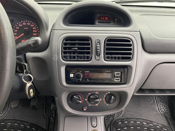 Sahibinden Renault Clio 1.4 RNA 2000 Model