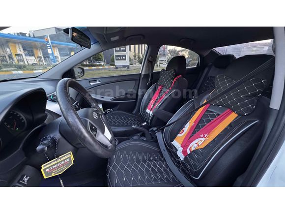 Sahibinden Hyundai Accent Blue 1.4 CVVT Mode 2012 Model 