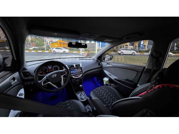 Sahibinden Hyundai Accent Blue 1.4 CVVT Mode 2012 Model 