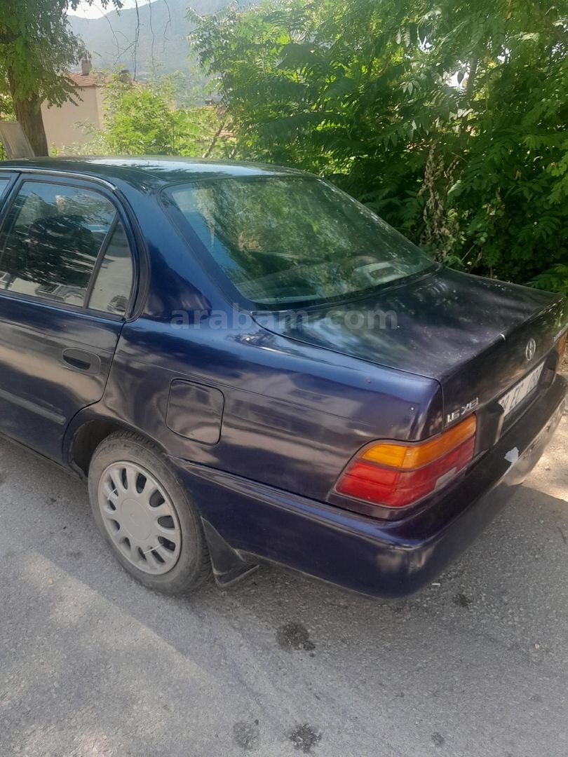Sahibinden Toyota Corolla 1.6 XEi 1998 Model Amasya 308.000 km Lacivert 3