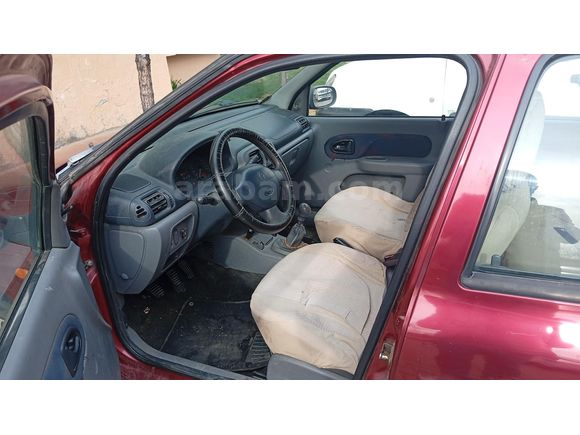 Sahibinden Renault Clio 1.4 RNA 2000 Model