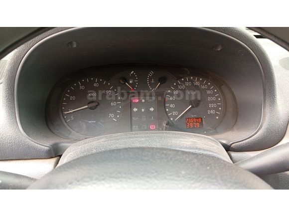 Sahibinden Renault Clio 1.4 RNA 2000 Model