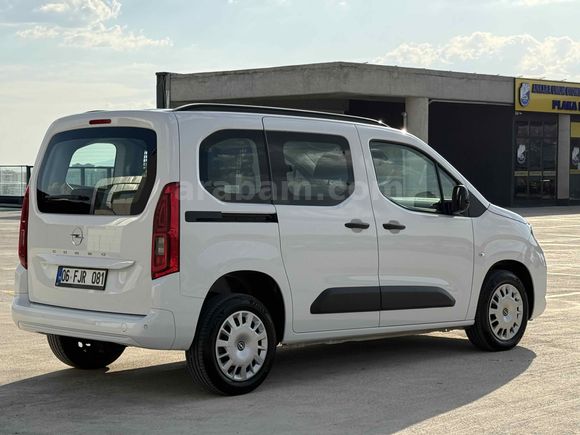 BURCAR'DAN 2025 OPEL COMBO 1.5D ESSENTİAL HATSIZ BOYASIZ %20 KDV