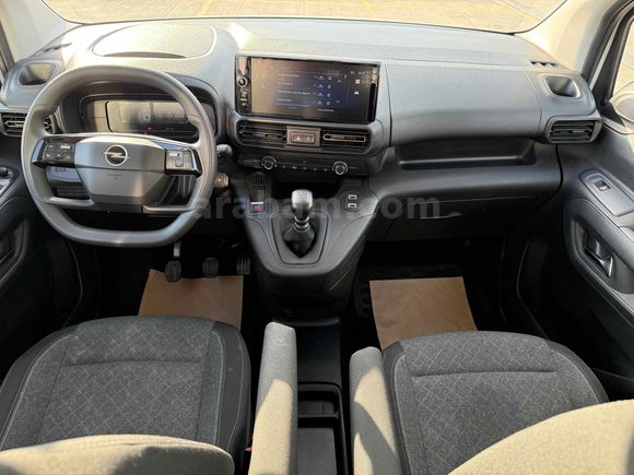 BURCAR'DAN 2025 OPEL COMBO 1.5D ESSENTİAL HATSIZ BOYASIZ %20 KDV