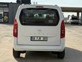BURCAR'DAN 2025 OPEL COMBO 1.5D ESSENTİAL HATSIZ BOYASIZ %20 KDV