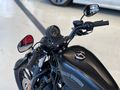| UNIQ AUTO | 2013 HARLEY DAVIDSON IRON 883 VANCE & HINES EGZOZ