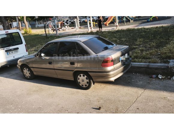 Opel Astra 1.6  16 v  KLİMAlı