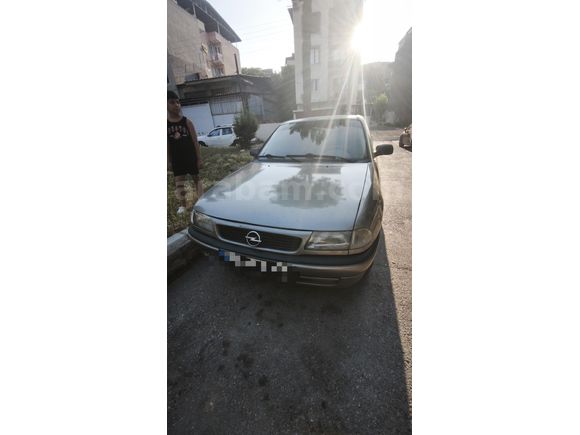Opel Astra 1.6  16 v  KLİMAlı