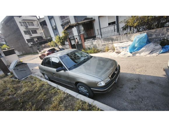 Opel Astra 1.6  16 v  KLİMAlı