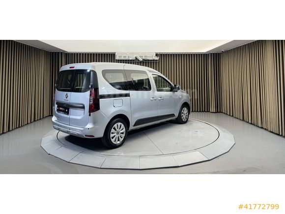 SENETLE ÖDEME 2022 EXPRESS COMBI 1.5 BLUEDCI JOY