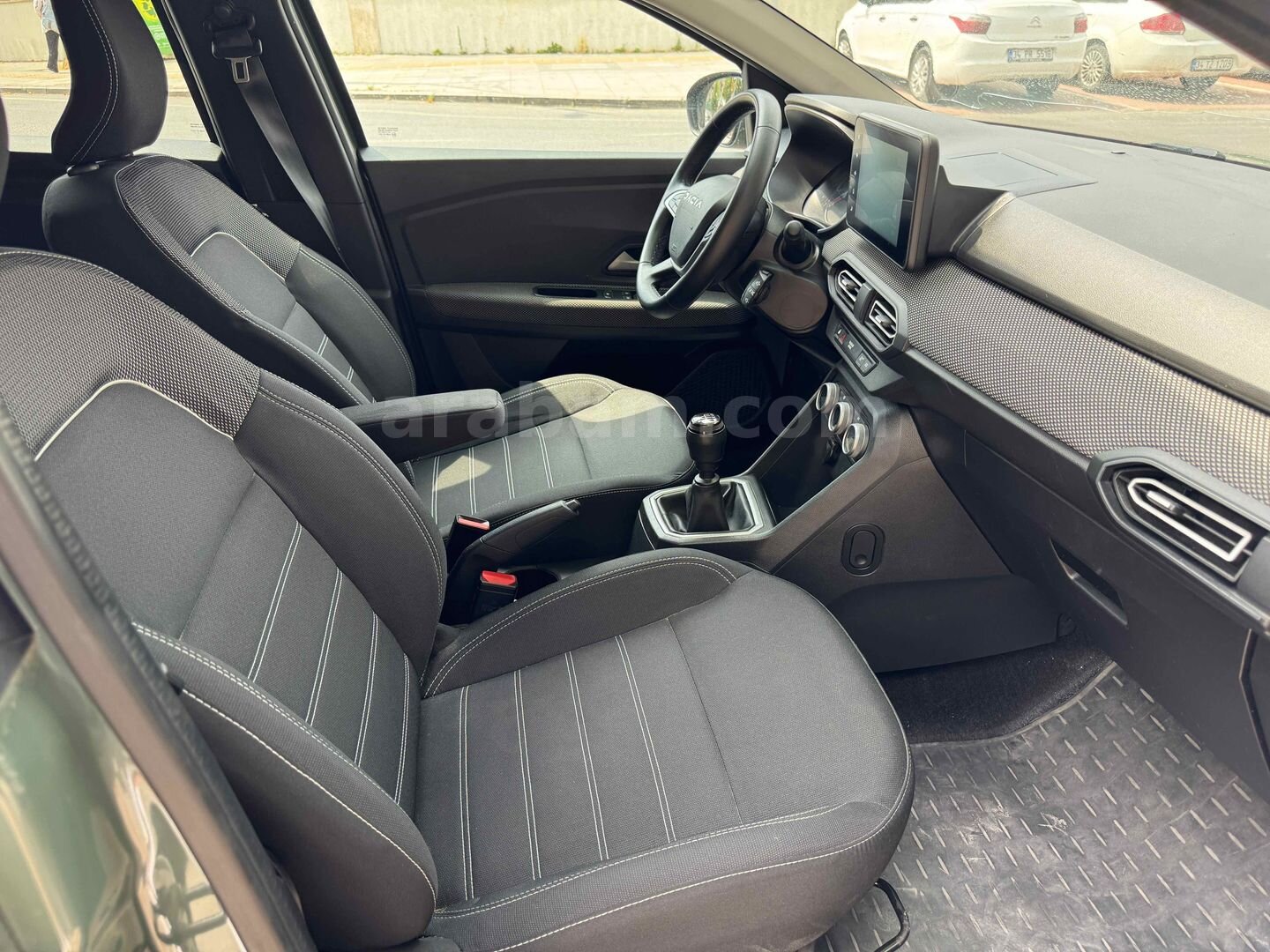 Galeriden Dacia Jogger 1.0 TCe Expression 2022 Model İzmir 167.000 km Yeşil 7